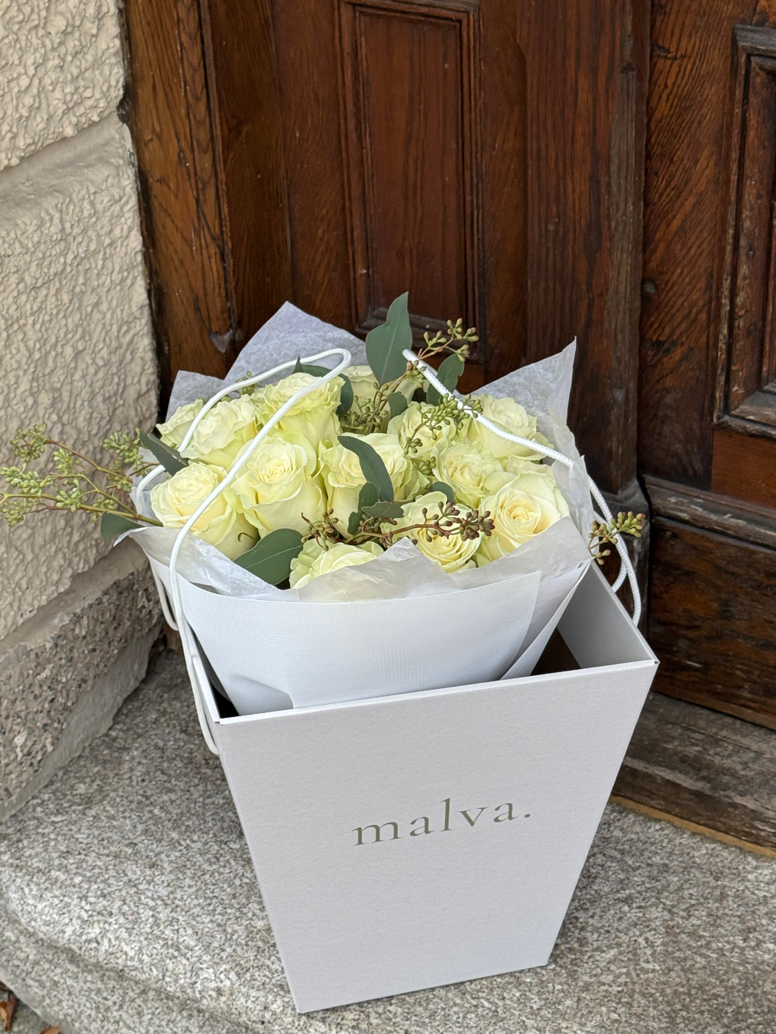 White Mondial Rose Mix