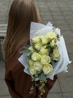 White Mondial Rose Mix