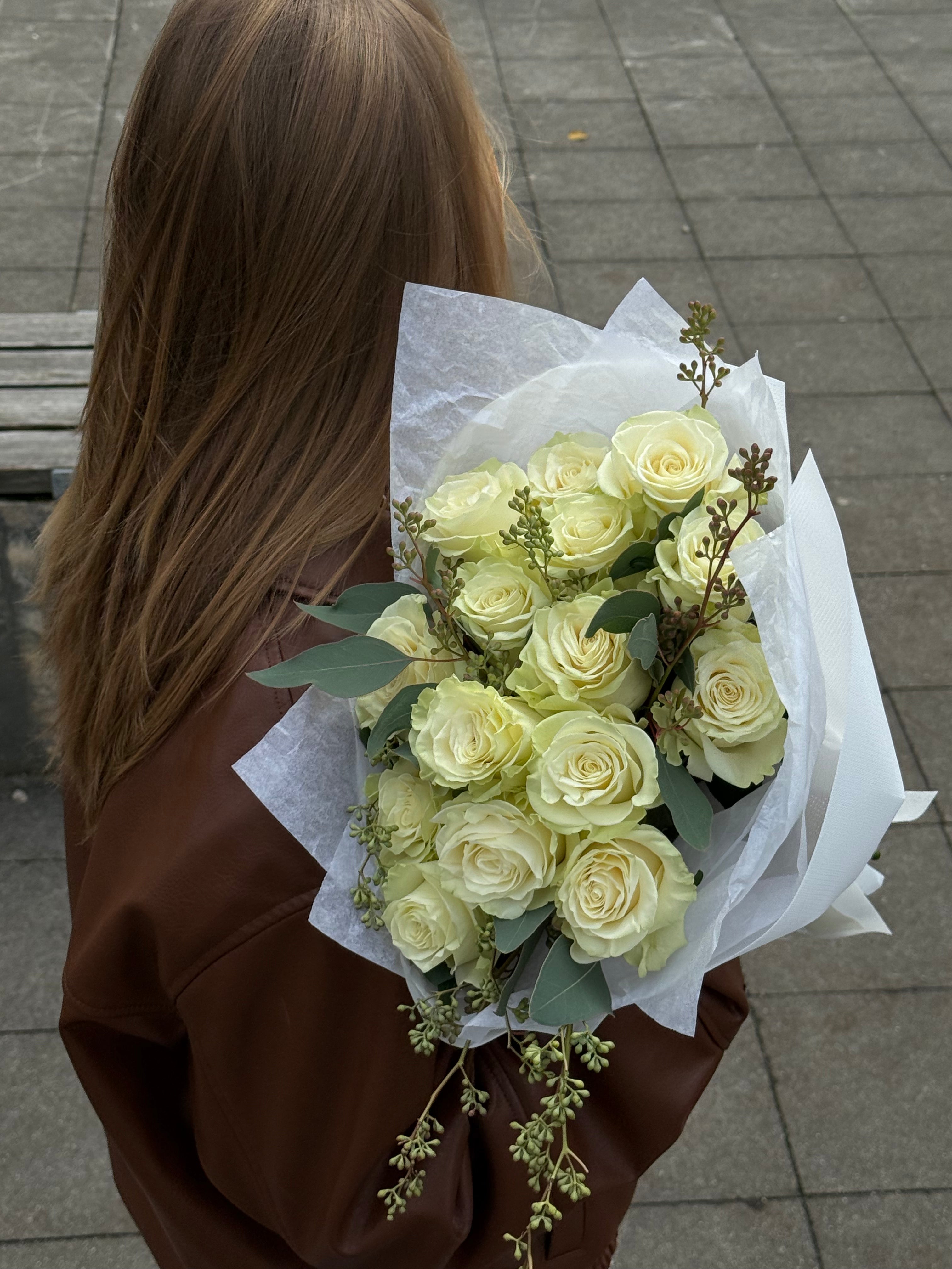 White Mondial Rose Mix
